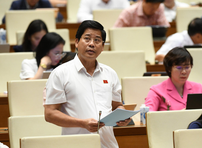 Tòa án thu thập và hỗ trợ thu thập tài liệu, chứng cứ là cần thiết ảnh 3 Đại biểu Quốc hội Dương Văn Phước (Quảng Nam) phát biểu. Ảnh: Lâm Hiển