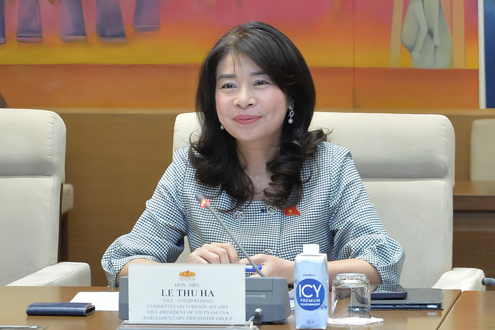 Phó Chủ nhiệm Ủy ban Đối ngoại Lê Thu Hà tiếp Đoàn Trợ lý nghị sĩ của Hạ viện Hoa Kỳ ảnh 1 Phó Chủ nhiệm Ủy ban Đối ngoại Lê Thu Hà phát biểu tại buổi tiếp