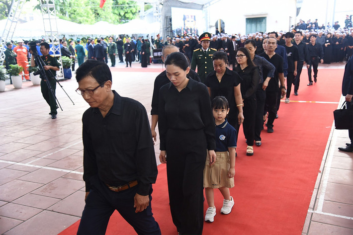 Sau 18h chiều nay, 25.7, Ban Tổ chức sẽ sắp xếp để Nhân dân vào viếng Tổng Bí thư Nguyễn Phú Trọng ảnh 3 Sau 18h chiều nay, 25.7, Ban Tổ chức sẽ sắp xếp để Nhân dân vào viếng Tổng Bí thư Nguyễn Phú Trọng -3
