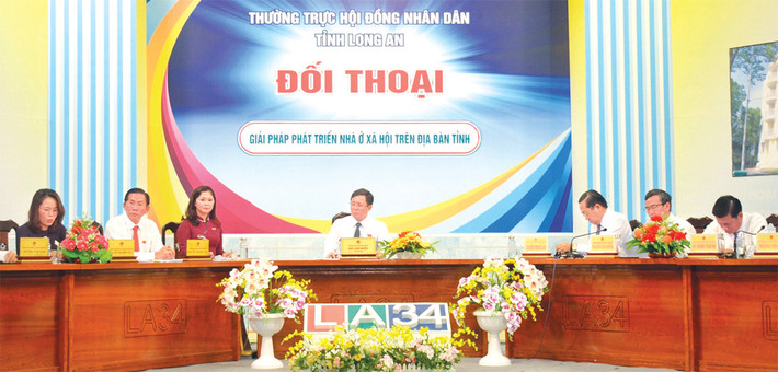 Ủy viên Ban Thường vụ Tỉnh ủy, Phó Chủ tịch Thường trực HĐND tỉnh Mai Văn Nhiều chủ trì Chương trình Đối thoại trực tiếp trên Đài PTTH theo định kỳ 6 tháng/ lần Trách nhiệm, đổi mới và hành động -0