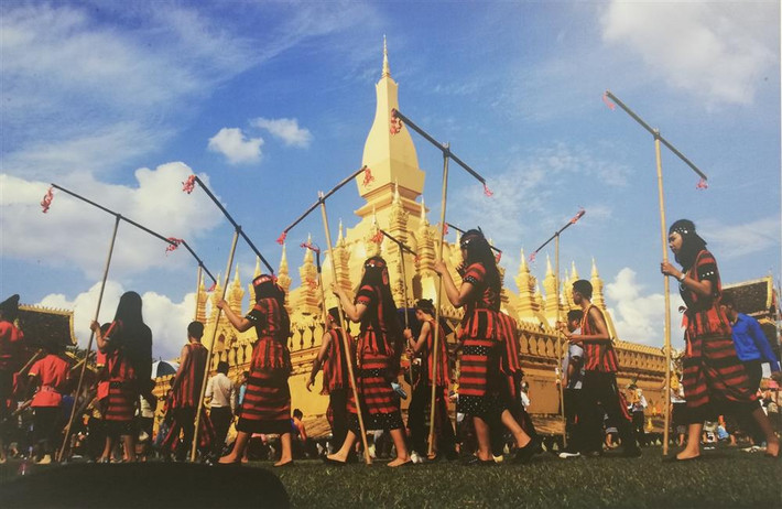 Múa mặt nạ Indramayu, John Hantoro Pudjoko (Indonesia) Múa mặt nạ Indramayu, John Hantoro Pudjoko (Indonesia)