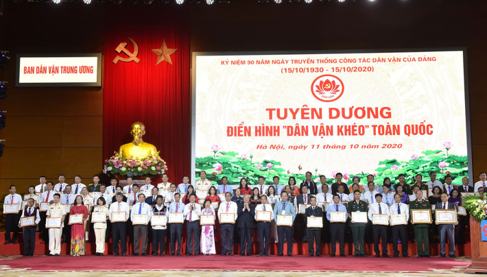 Lãnh đạo Đảng, Nhà nước đã trao tặng Bằng khen của Ban Dân vận Trung ương cho 72 tập thể, cá nhân có thành tích xuất sắc trong Phong trào thi đua Dân vận khéo giai đoạn 2016 – 2020 Lãnh đạo Đảng, Nhà nước đã trao tặng Bằng khen của Ban Dân vận Trung ương cho 72 tập thể, cá nhân có thành tích xuất sắc trong Phong trào thi đua Dân vận khéo giai đoạn 2016 – 2020