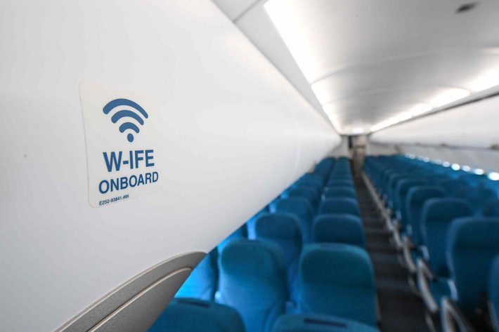 Vietnam Airlines chính thức đón nhận máy bay Airbus A320neo đầu tiên ảnh 5 Vietnam Airlines chính thức đón nhận máy bay Airbus A320neo đầu tiên -0