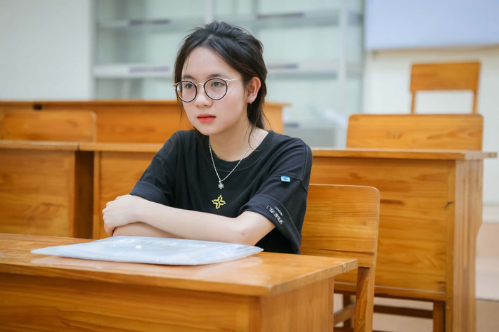 Cũng trong chiều ngày 2.7, 16.000 thí sinh tham dự kỳ thi đánh giá của Bộ Công an năm 2023 đã có mặt ở điểm thi làm thủ tục dự thi Học viện An ninh nhân dân bảo đảm các điều kiện -0