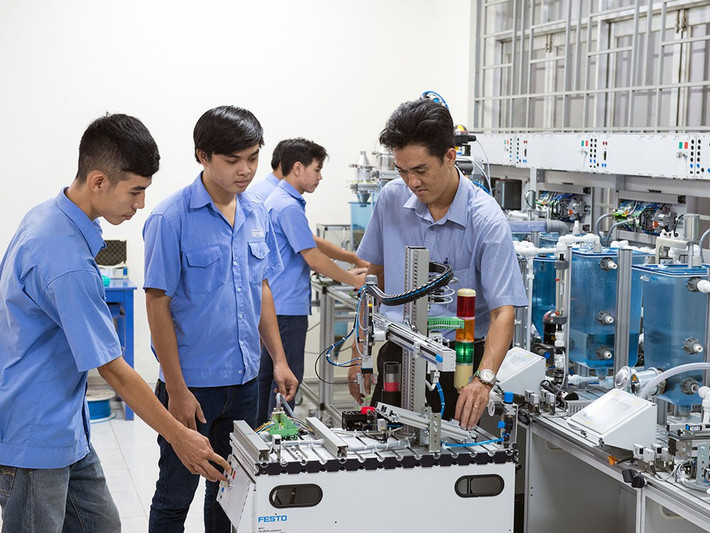 Đào tạo tập trung vào những ngành nghề trọng điểm sẽ giúp lao động nông thôn tăng cơ hội việc làm Đào tạo tập trung vào những ngành nghề trọng điểm sẽ giúp lao động nông thôn tăng cơ hội việc làm (ITN)