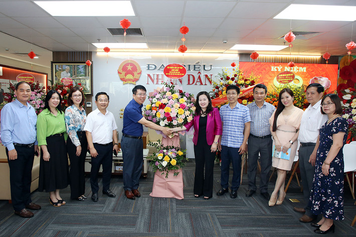 Lãnh đạo Đảng, Nhà nước và các bộ, ngành, địa phương chúc mừng Báo Đại biểu Nhân dân ảnh 8 Lãnh đạo Đảng, Nhà nước và các bộ, ngành, địa phương chúc mừng Báo Đại biểu Nhân dân -1
