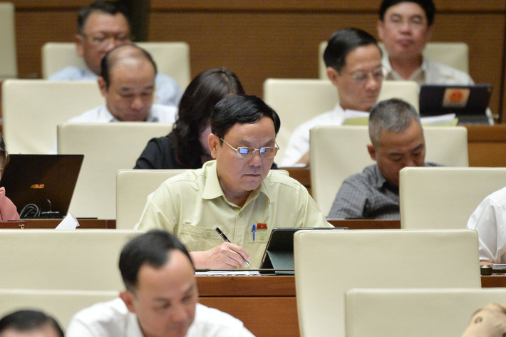 Các đại biểu Quốc hội tại phiên họp. Ảnh: Hồ Long Bảo đảm cho Công đoàn Việt Nam ngày càng lớn mạnh, hoạt động hiệu quả -0