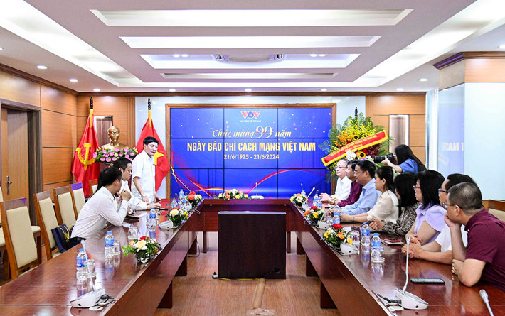 Tổng Thư ký Quốc hội, Chủ nhiệm Văn phòng Quốc hội Bùi Văn Cường thăm, chúc mừng Đài tiếng nói Việt Nam Tổng Thư ký Quốc hội, Chủ nhiệm Văn phòng Quốc hội Bùi Văn Cường thăm, chúc mừng Đài tiếng nói Việt Nam