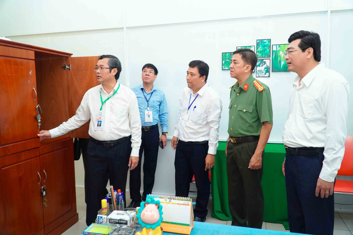 Đoàn công tác kiểm tra công tác chuẩn bị thi tại Trường THPT Bùi Hữu Nghĩa Cần Thơ: Chuẩn bị sẵn sàng cho kỳ thi Tốt nghiệpTHPT 2024 -0