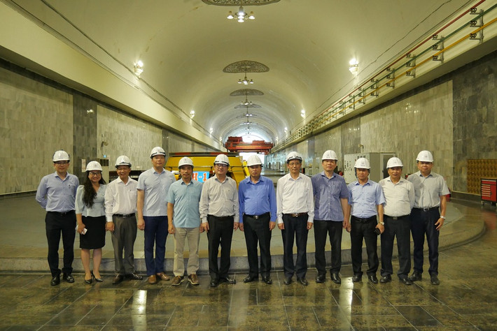 Bộ trưởng Bộ Khoa học và Công nghệ Huỳnh Thành Đạt cùng Đoàn công tác thăm Nhà máy thủy điện Hòa Bình Hệ thống thủy điện trên bậc thang sông Đà sẵn sàng vận hành mùa lũ năm 2022 -0