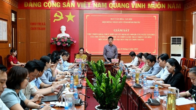 Ban văn hóa - xã hội HĐND tỉnh giám sát tại UBND thị xã Chơn Thành. Ảnh: Nguyễn Mai Ban văn hóa - xã hội HĐND tỉnh giám sát tại UBND thị xã Chơn Thành. Ảnh: Nguyễn Mai