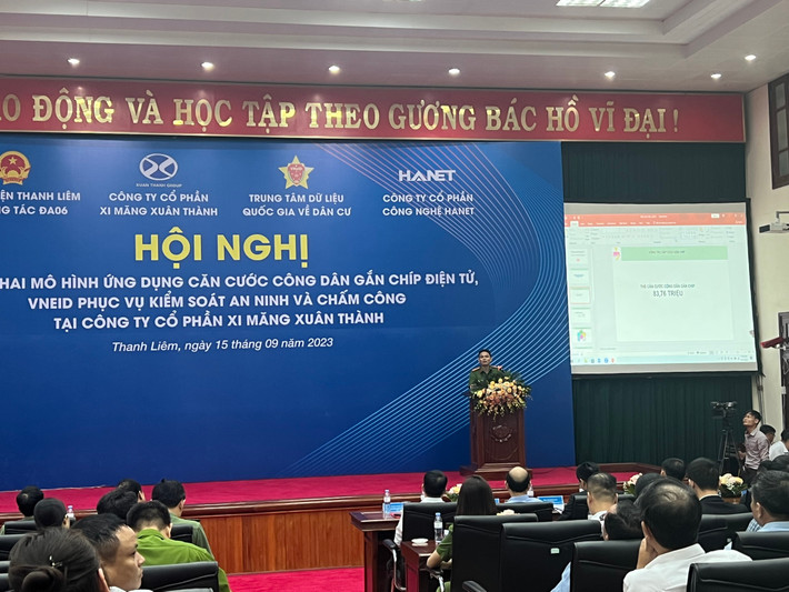 Quang cảnh hội nghị. Ảnh: C06 Hà Nam: Kiểm soát an ninh và chấm công tại doanh nghiệp bằng Ứng dụng CCCD gắn chíp điện tử, VNeID -0