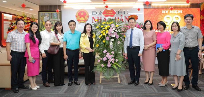Thứ trưởng Bộ Khoa học và Công nghệ Nguyễn Hoàng Giang thăm và chúc mừng Báo Đại biểu Nhân dân nhân kỷ niệm 99 năm Ngày Báo chí Cách mạng Việt Nam (21.6.1925 - 21.6.2024). Ảnh: Khánh Duy Lãnh đạo Đảng, Nhà nước và các bộ, ngành, địa phương chúc mừng Báo Đại biểu Nhân dân -0