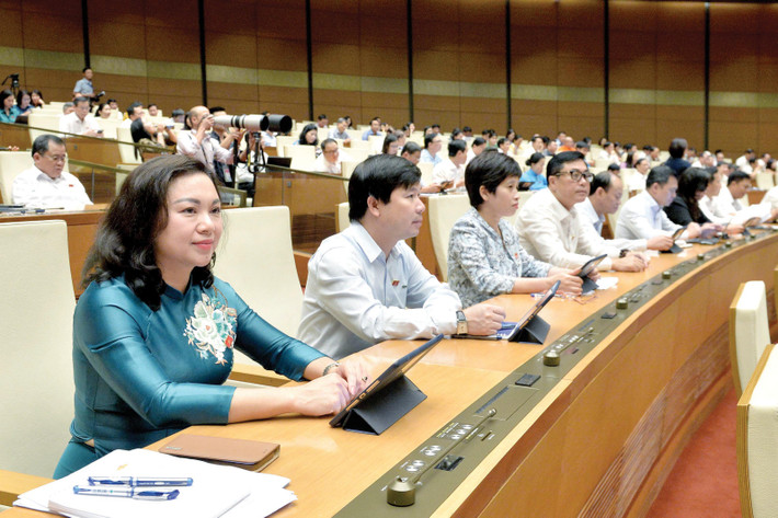 Đoàn ĐBQH tỉnh Hòa Bình tham dự Kỳ họp thứ Bảy Ảnh: Hồ Long Đoàn ĐBQH tỉnh Hòa Bình tham dự Kỳ họp thứ Bảy Ảnh: Hồ Long