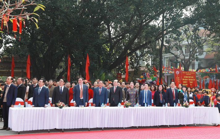 Các đại biểu tham dự buổi lễ. Ảnh: Văn Anh Huyện Thanh Trì tổ chức Lễ kỷ niệm 235 năm Chiến thắng Ngọc Hồi, mùa Xuân năm Kỷ Dậu (1789) -0