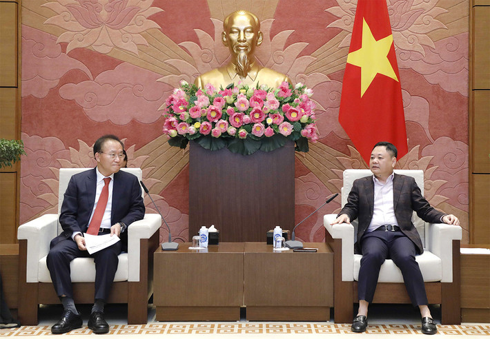 Phó Chủ nhiệm Ủy ban Kinh tế Nguyễn Ngọc Bảo tiếp đoàn nghị sĩ Quốc hội Hàn Quốc ảnh 2 Phó Chủ nhiệm Ủy ban Kinh tế Nguyễn Ngọc Bảo tiếp đoàn nghị sĩ Quốc hội Hàn Quốc -0