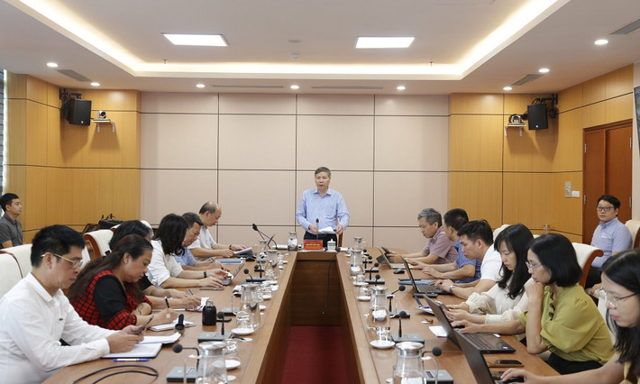 Kiểm soát hiệu quả chi phí khám, chữa bệnh ảnh 1 Phó Tổng Giám đốc BHXH Việt Nam Nguyễn Đức Hòa phát biểu chỉ đạo Hội nghị. Ảnh: BH