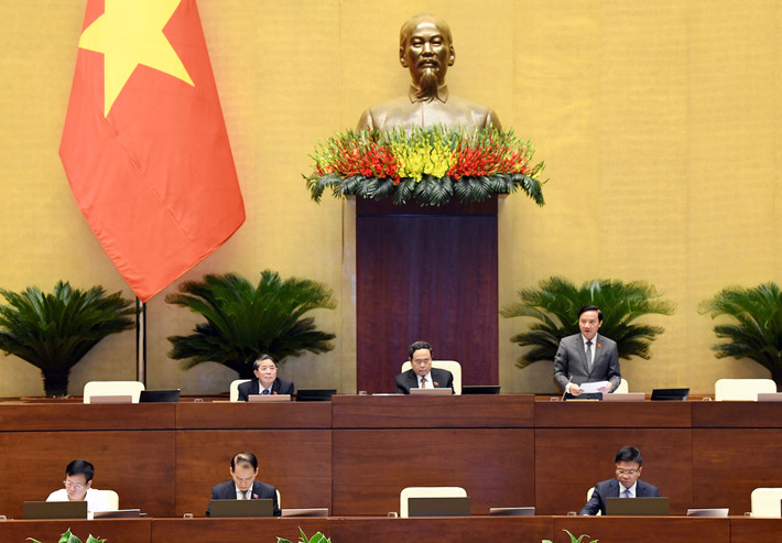 Phó Chủ tịch Quốc hội Nguyễn Khắc Định điều hành phiên họp. Ảnh: Lâm Hiển Bổ sung, chỉnh lý nhiều nội dung nhằm phân quyền mạnh mẽ cho chính quyền thành phố Hà Nội -0