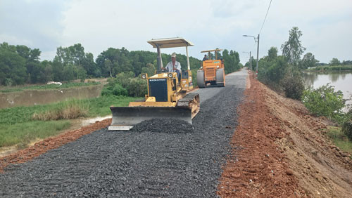 Tuyến đường bờ Nam kênh 28 đang được thi công Nguồn: ITN Tuyến đường bờ Nam kênh 28 đang được thi công Nguồn: ITN