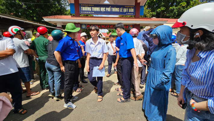 Thi vào THPT tại Đắk Lắk: Bố mẹ luôn là điểm tựa vững chắc cho con