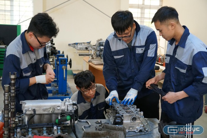 Thu nhập bình quân của người lao động có xu hướng tăng, tình trạng nghỉ giãn việc, mất việc cũng giảm nhiệt trong quý cuối năm 2023. Nguồn: ITN Thu nhập của lao động trong các ngành và địa phương đều tăng trong quý IV -0