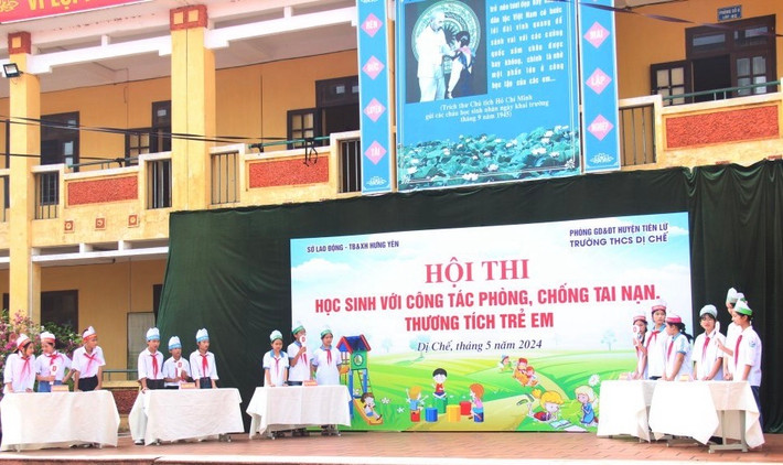 Các đội đang tham gia phần thi hiểu biết Hưng Yên: Tổ chức hội thi học sinh với công tác phòng, chống tai nạn, thương tích trẻ em -0