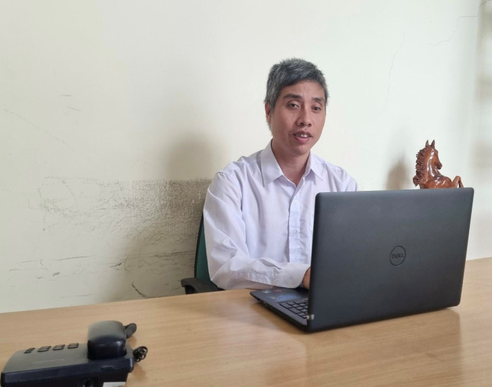 Chủ tịch Hội người mù quận Hoàn Kiếm, TP. Hà Nội, ông Hoàng Văn Lý . Chuyện về người cộng tác viên báo chí đặc biệt -0