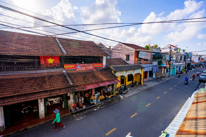 Thành phố Huế đang nỗ lực gìn giữ, bảo tồn Phố cổ Bao Vinh - một "di sản" kiến trúc, văn hóa đặc sắc, có giá trị lịch sử và được coi là một phần của Cố đô Huế. Ảnh: Minh Kiệt Bảo tồn và phát huy giá trị các khu phố cổ tại Huế -0