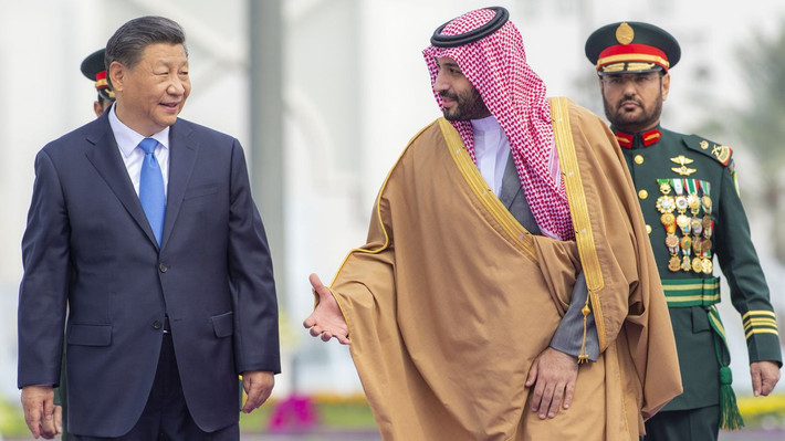 Thái tử Ảrập Xêút Mohammed Bin Salman chào đón Chủ tịch Trung Quốc Tập Cận Bình tại Riyadh. Nguồn: Getty Image Thái tử Ảrập Xêút Mohammed Bin Salman chào đón Chủ tịch Trung Quốc Tập Cận Bình tại Riyadh - Getty Image