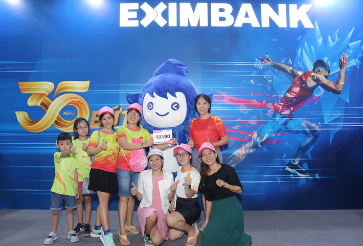 Đường đua Ho Chi Minh City Night Run Eximbank 2024 chính thức bắt đầu -0