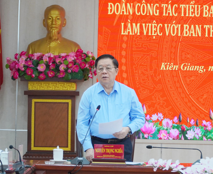 Trưởng Ban Tuyên giáo Trung ương Nguyễn Trọng Nghĩa phát biểu tại cuộc làm việc Tiểu ban Văn kiện Đại hội XIV làm việc tại Kiên Giang -0