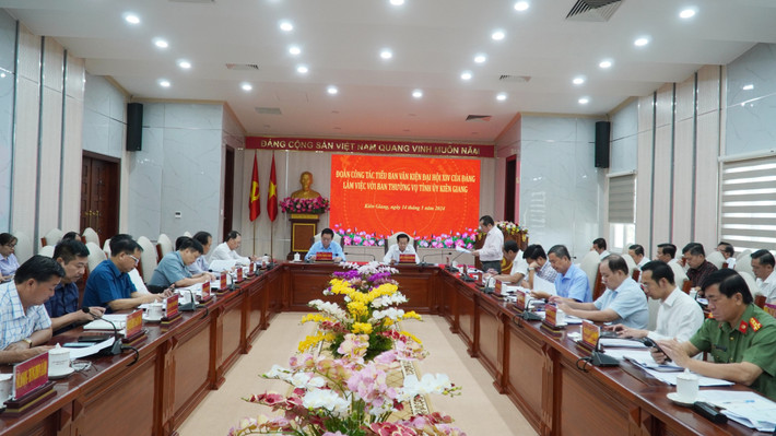 Trưởng Ban Tuyên giáo Trung ương Nguyễn Trọng Nghĩa chủ trì cuộc làm việc Tiểu ban Văn kiện Đại hội XIV làm việc tại Kiên Giang -0