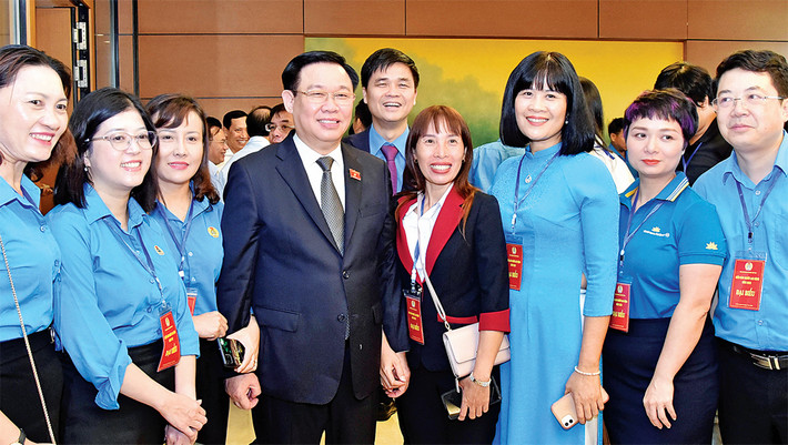 Kênh thông tin quan trọng với Quốc hội, góp phần xây dựng giai cấp công nhân hiện đại, lớn mạnh ảnh 1 Kênh thông tin quan trọng với Quốc hội, góp phần xây dựng giai cấp công nhân hiện đại, lớn mạnh -0