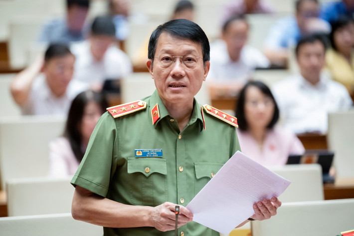 Bộ trưởng Bộ Công an Lương Tam Quang trả lời chất vấn Ủy ban Thường vụ Quốc hội tiếp tục phiên chất vấn tại Phiên họp thứ 36 -0