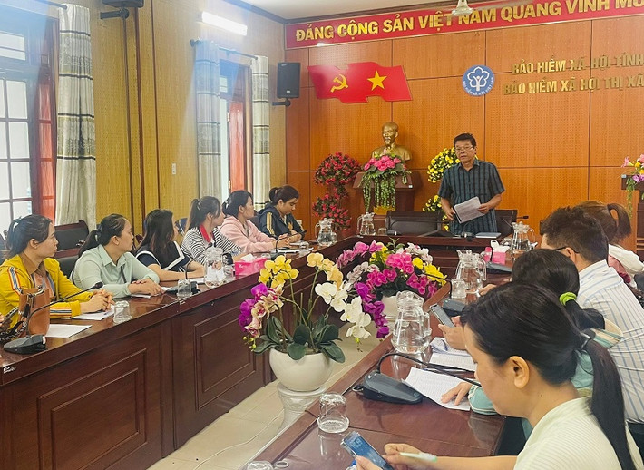 Làm rõ trách nhiệm, quyền lợi tham gia đóng BHXH, BHYT cho người lao động. Ảnh: BH Vận động nhóm trẻ, lớp mầm non tư thục tham gia đóng bảo hiểm -0