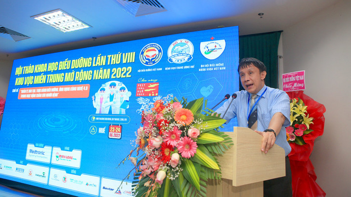 GS.TS. Phạm Như Hiệp đã khẳng định: “Điều dưỡng viên là lực lượng có vai trò quan trọng trong việc thực hiện các mục tiêu của ngành Y tế… Hội thảo khoa học Điều dưỡng khu vực miền Trung mở rộng Lần thứ VIII năm 2022 -1