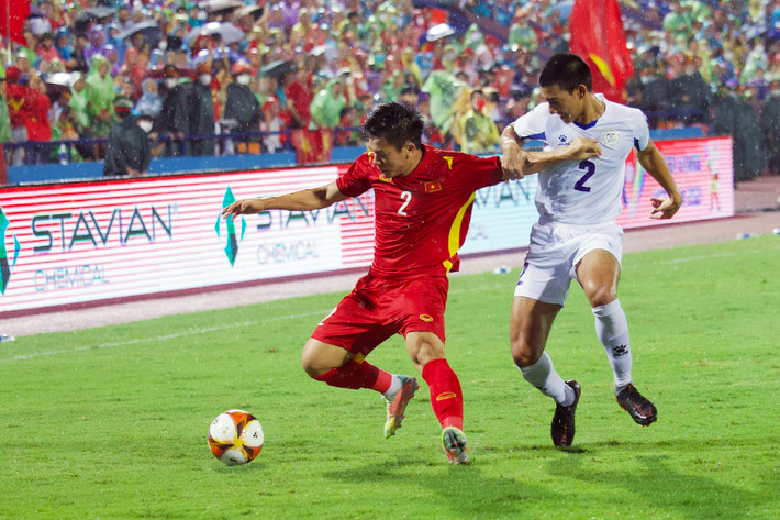 U23 Việt Nam (áo đỏ) sẽ có trận đấu không dễ dàng chiều tối nay 19h00 sân Việt Trì, U23 Myanmar – U23 Việt Nam: Chờ tin thắng trận -0