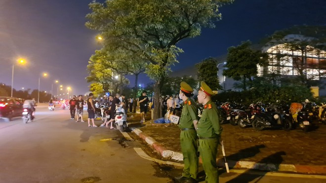 Công an Quận Nam Từ Liêm tập trung cao độ, bảo vệ an ninh, an toàn bên ngoài Sân vận động Quốc gia Mỹ Đình Công an Hà Nội đảm bảo tuyệt đối an toàn đêm nhạc BlackPink tại sân vận động Mỹ Đình -0