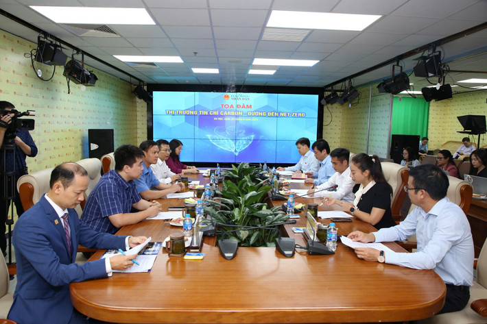 Đại biểu tham dự tọa đàm “Thị trường tín chỉ carbon - đường đến Net Zero” do Báo Đại biểu Nhân dân tổ chức ngày 23.8 (Ảnh: Duy Thông) Nguồn nhân lực là thách thức lớn với Việt Nam khi tham gia thị trường tín chỉ carbon -0