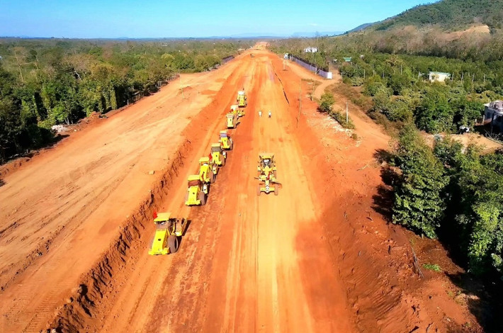 Thủ tướng Phạm Minh Chính phát động 500 ngày đêm thi đua hoàn thành 3.000km đường bộ cao tốc ảnh 11 Thủ tướng phát động 500 ngày đêm thi đua hoàn thành 3.000km đường bộ cao tốc -0