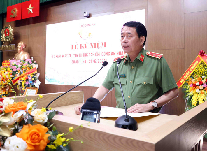 Ủy viên Trung ương Đảng, Thứ trưởng Bộ Công an, Trung tướng, TS Lê Quốc Hùng đọc thư chúc mừng của Tổng Bí thư Nguyễn Phú Trọng gửi cán bộ, chiến sĩ Tạp chí Công an nhân dân. Kỷ niệm 60 năm Ngày truyền thống Tạp chí Công an nhân dân -0
