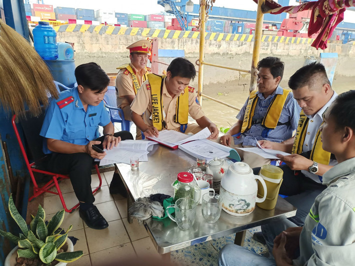 Đoàn kiểm tra liên ngành Đường thủy kiểm tra trật tự an toàn giao thông tại các bến thủy nội địa TP. Hồ Chí Minh có 58 bến thủy nội địa hoạt động không phép -0