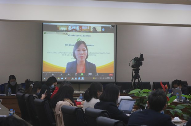Cô Dương Thị Hồng Minh chia sẻ tại buổi tọa đàm từ điểm cầu Phú Thọ Ảnh: BTC Cô Dương Thị Hồng Minh chia sẻ tại buổi tọa đàm từ điểm cầu Phú Thọ Ảnh: BTC