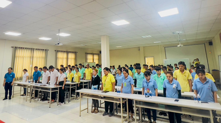 Công nhân, người lao động luôn nhớ đến công ơn, những đóng góp to lớn của Tổng Bí thư Nguyễn Phú Trọng đối với Đảng, Nhà nước và Nhân dân, đặc biệt là đối với giai cấp công nhân và tổ chức Công đoàn Việt Nam Công nhân, người lao động ở Bình Dương tưởng nhớ Tổng Bí thư Nguyễn Phú Trọng