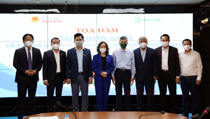 Các đại biểu tại buổi tọa đàm Ảnh: Duy Thông Các đại biểu tại buổi tọa đàm Ảnh: Duy Thông