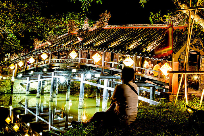 Chợ đêm “Cầu ngói Thanh Toàn” thu hút du khách thập phương -6