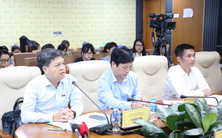 Phó Chủ nhiệm Ủy ban Khoa học, Công nghệ và Môi trường Tạ Đình Thi phát biểu. Ảnh: Duy Thông Thị trường tín chỉ carbon: Cần sự tiếp sức kịp thời từ cơ chế, chính sách -0