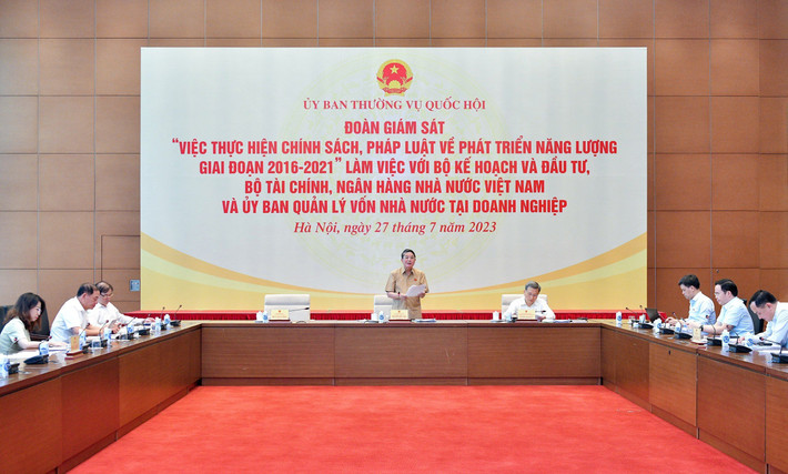 Quan tâm huy động vốn cho các dự án năng lượng ảnh 2 Toàn cảnh buổi làm việc với 4 cơ quan