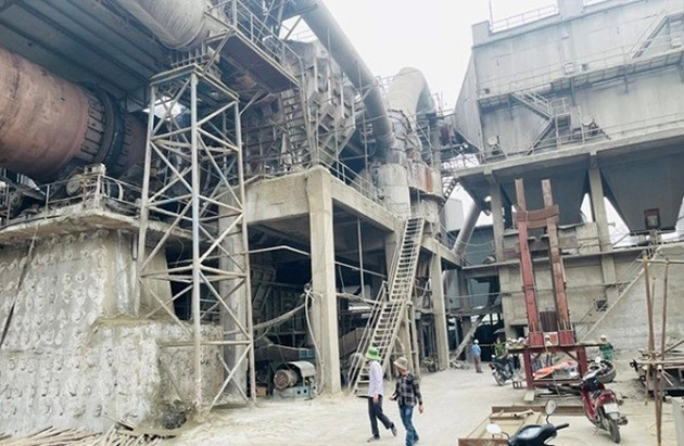 Nhà máy Xi măng Yên Bái, nơi xảy ra vụ tai nạn lao động làm 7 người chết Khởi tố 1 nhân viên Nhà máy Xi măng Yên Bái trong vụ tai nạn làm 7 người tử vong -0