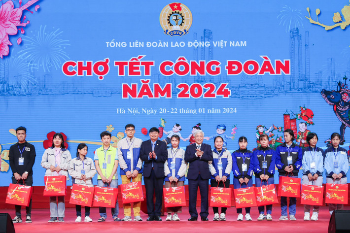 Hướng tới “Tết sum vầy” cho người lao động vùng sâu, vùng xa ảnh 1 Hướng tới “Tết sum vầy” cho người lao động vùng sâu, vùng xa -0